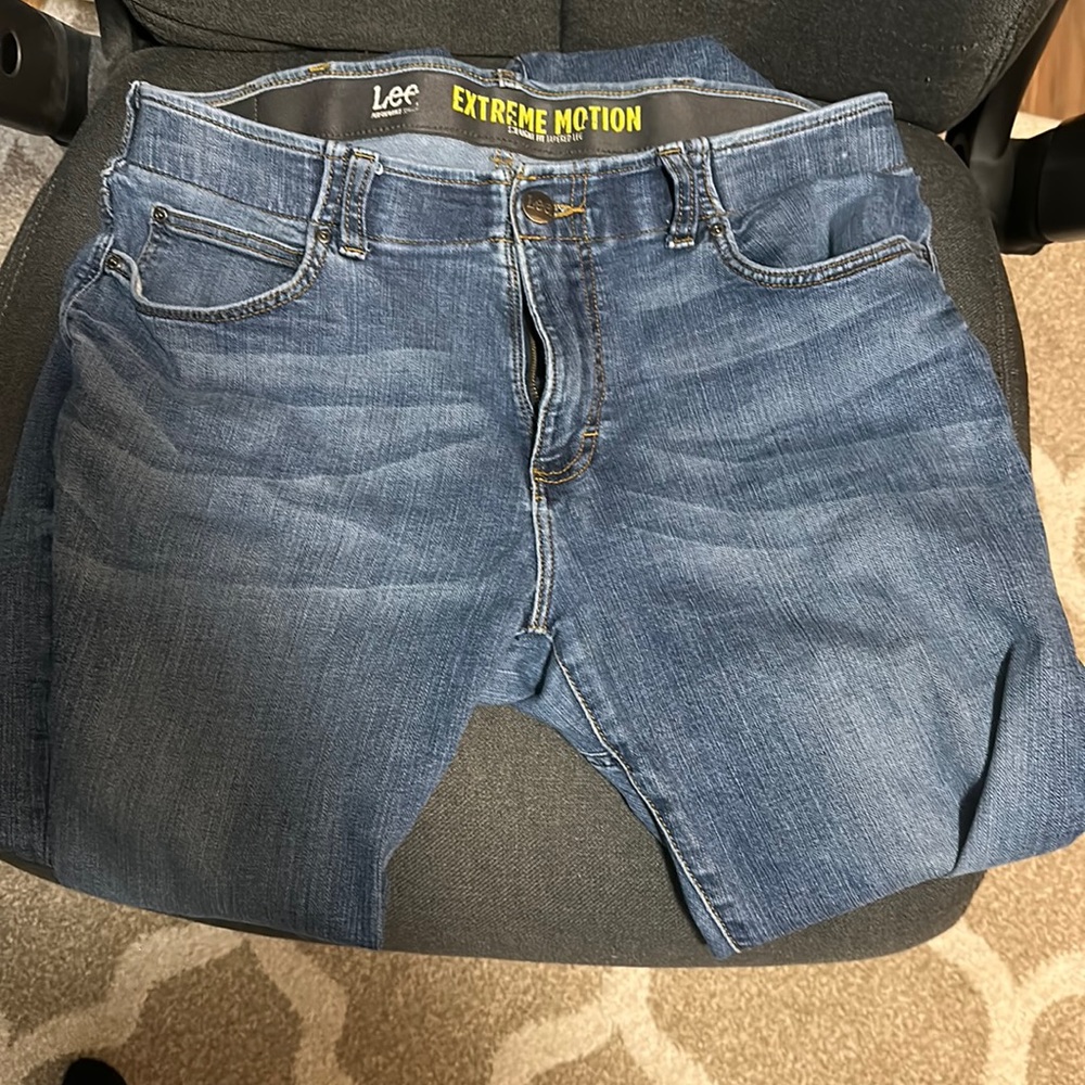 Lee extreme motion straight fit jeans